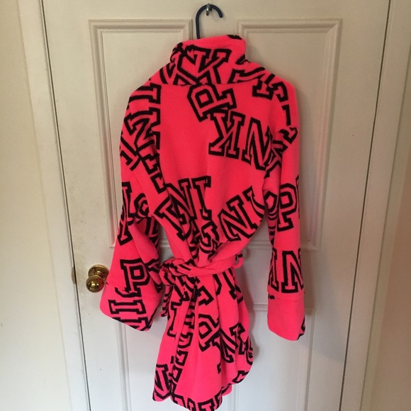 Super Cute Great for Winter PINK fleece robe! - Picture 2 of 2
